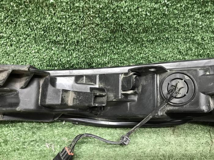 Битый Указатель поворота правый Omoda C5 (22-нв)