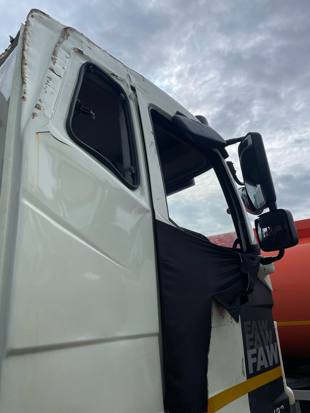 FAW J6 6x6 Самосвал CA3250P66K24L1TE5 (Дизельный, 11,1 л, 420 л.с., МТ)