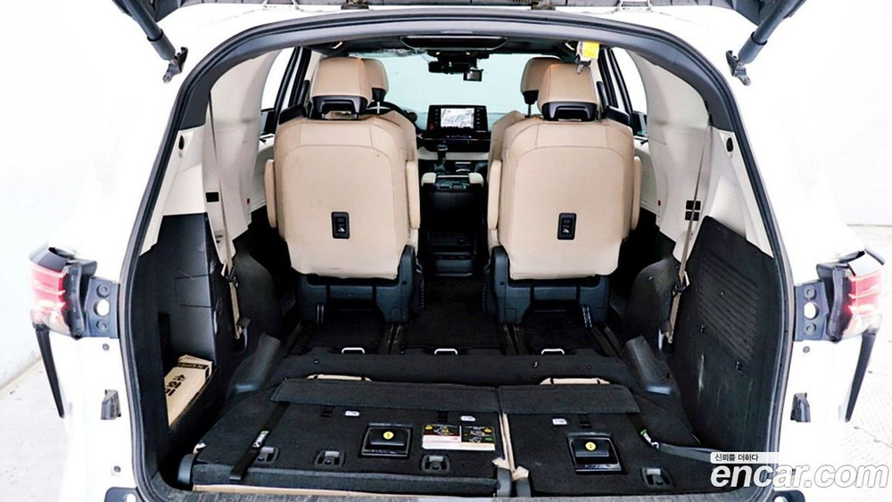 Toyota Sienna 4 Generation 2.5 Hybrid 2WD (05.2022)