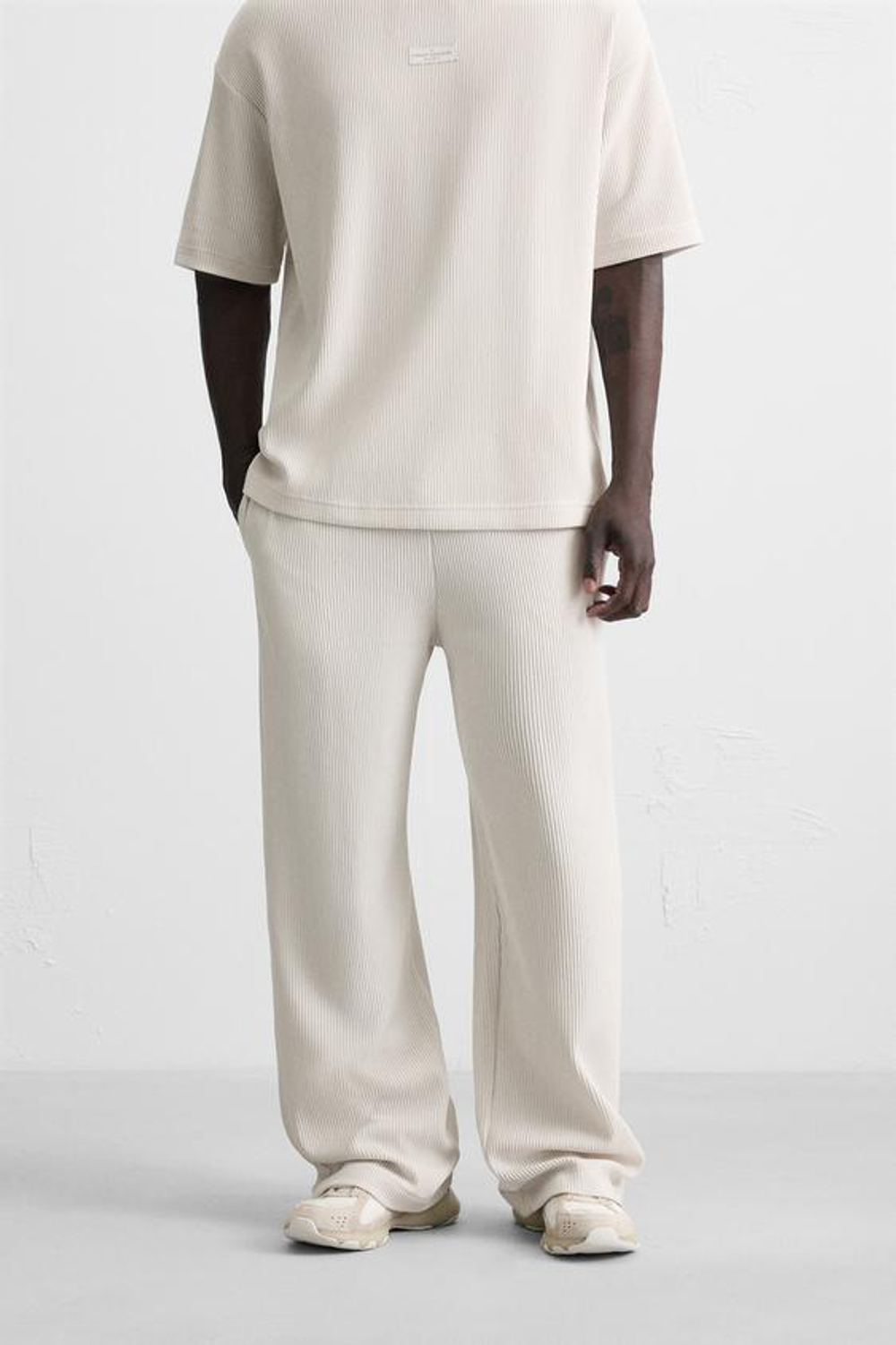 ZARA БРЮКИ-ДЖОГГЕРЫ С ВЕРТИКАЛЬНОЙ ТЕКСТУРОЙ, ЦВЕТ ЛЬДА