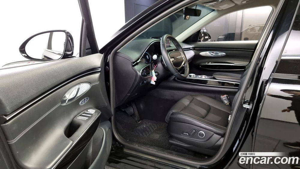Genesis GV70 2.5T Бензин 2WD (05.2021)