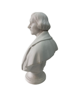 Скульптор  В.Б. Пинчук (1908-1987). Николай Васильевич Гоголь. Фарфоровый бюст. Бисквит. ЛФЗ.