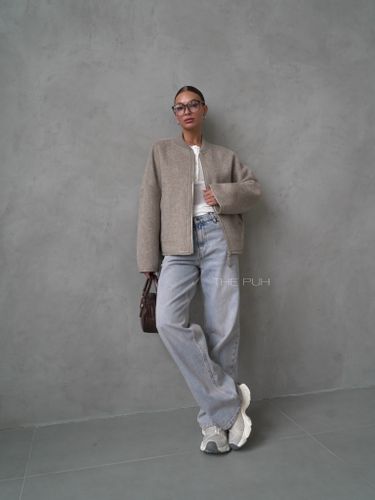 Шерстяной бомбер цвета капучино на молнии