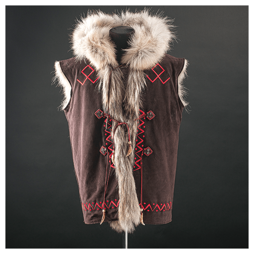 Жилет с мехом волка полярного «Волчайка сибирская»