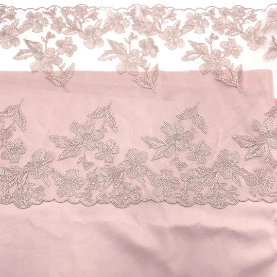 Вышивка на сетке пыльно-розовая 26 см