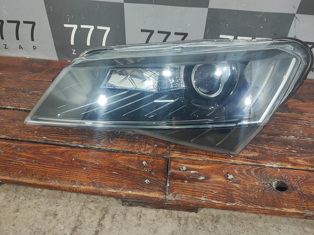 Фара левая ксенон Skoda Superb 3 15-19 Б/У Оригинал 3V1941015A
