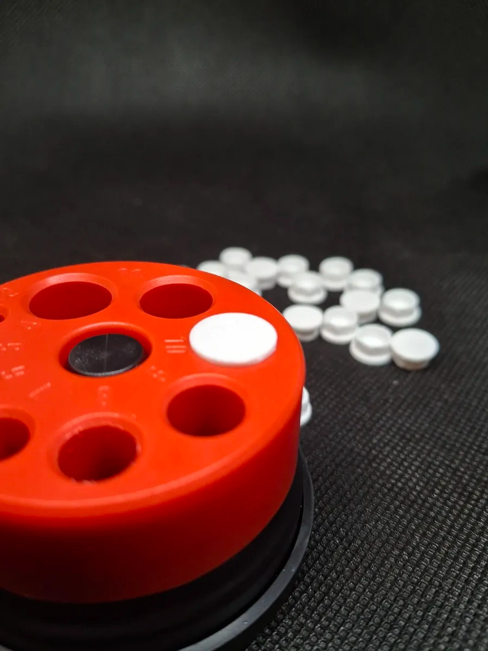 Заглушка пластиковая для отверстий белая D10 мм - 10 шт.