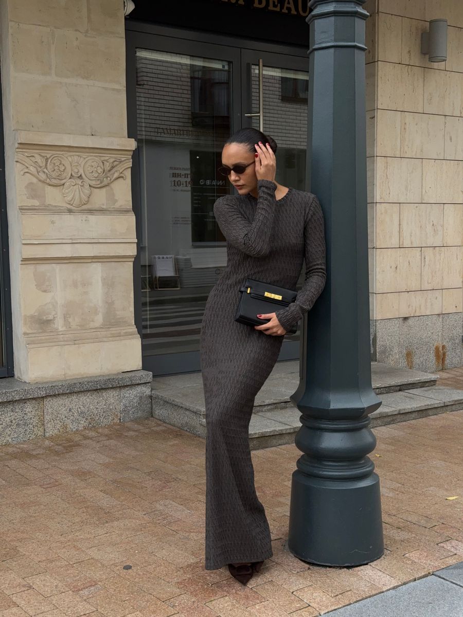 Платье из трикотажа жатка с разрезом макси графит