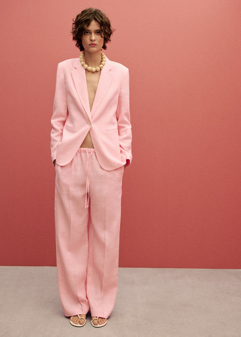 Костюмный блейзер изо льна