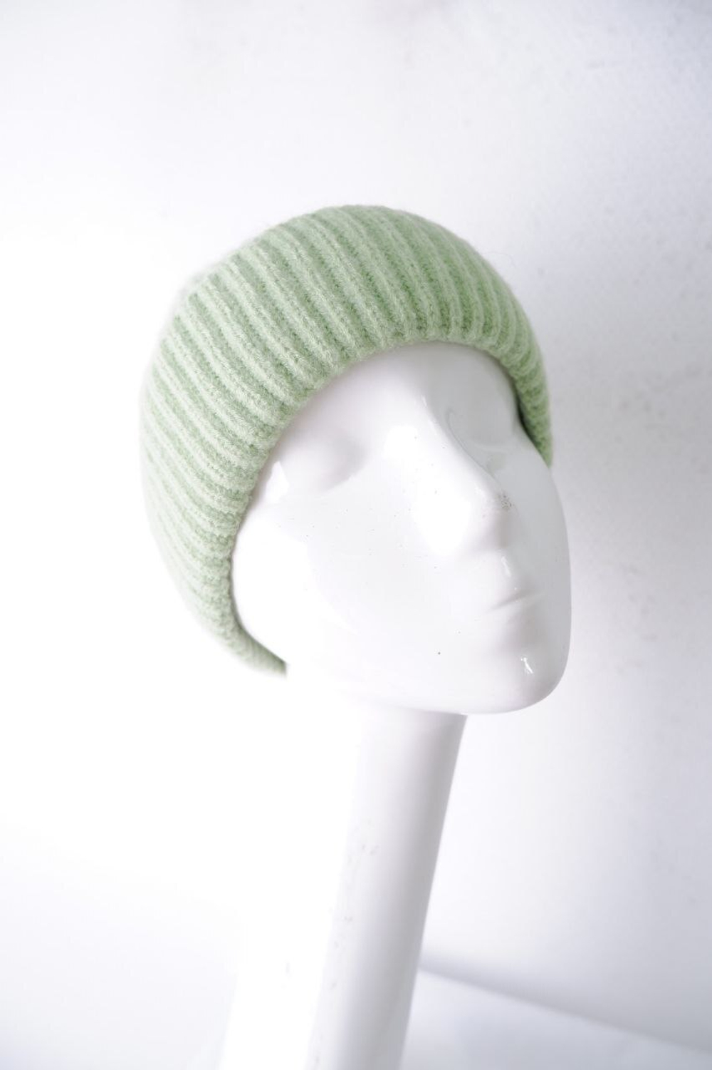 Шапка красивого цвета