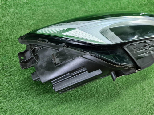 Фара правая Volvo XC60 2 (2017-2021) LED