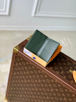 Louis Vuitton Pocket Organizer