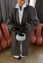 Пальто из шерсти в гусиную лапку с поясом