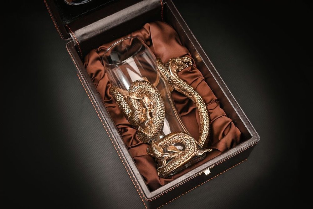 Бокал для пива «Год Змеи» в подарочном футляре с художественным оформлением