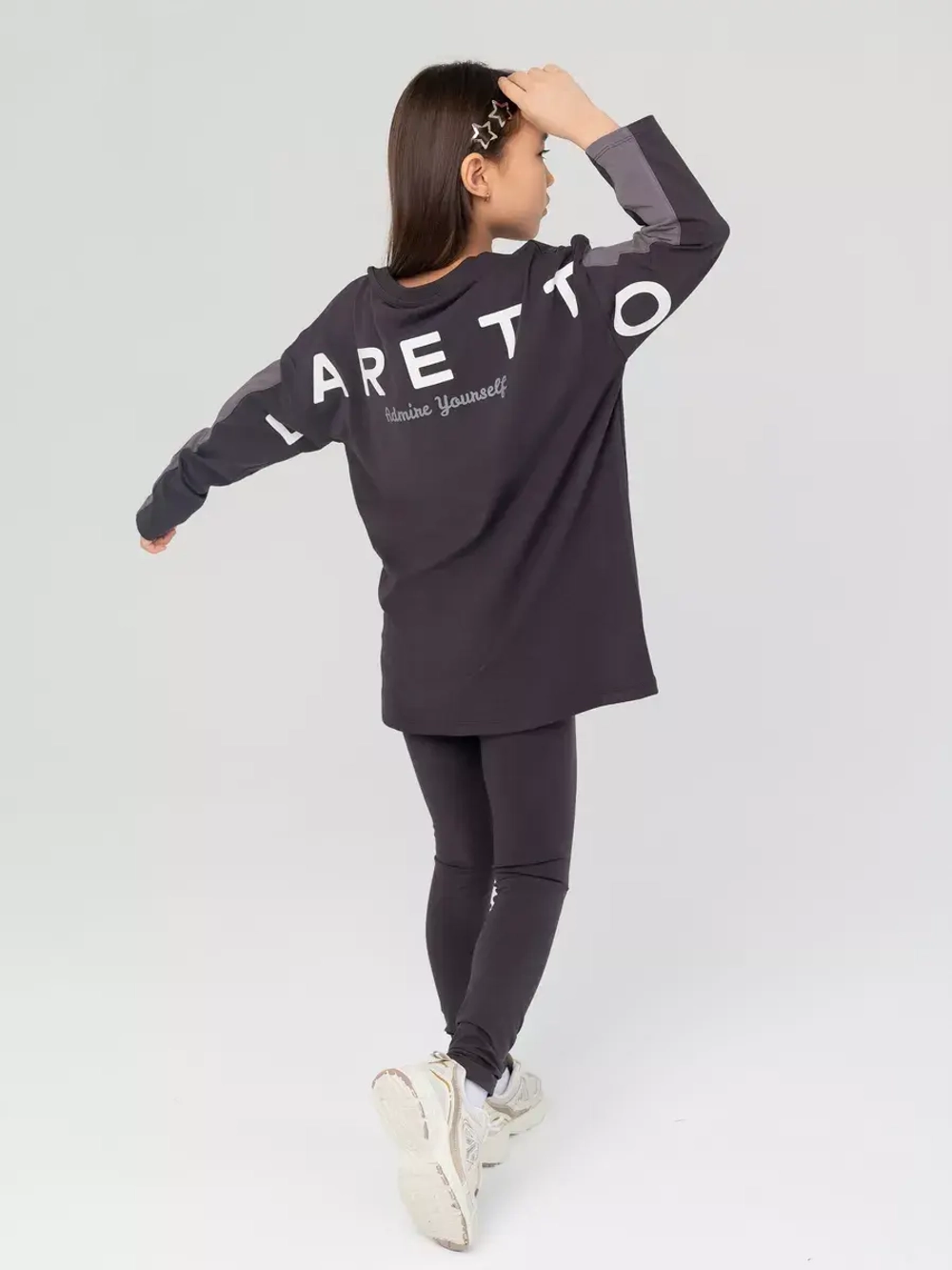 Спортивный костюм для девочки на весну с леггинсами