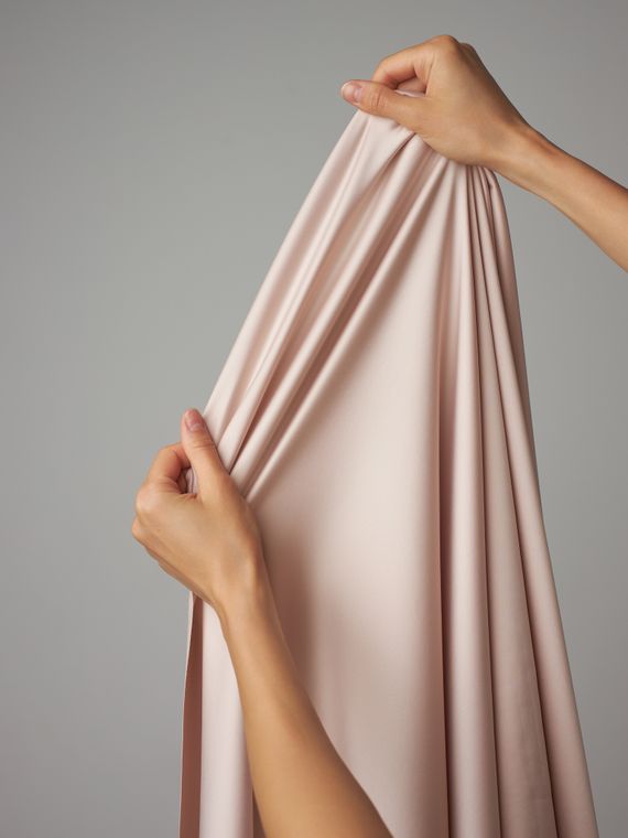 Атлас (сатин) оптом эластичный бельевой, серебристый пион 168