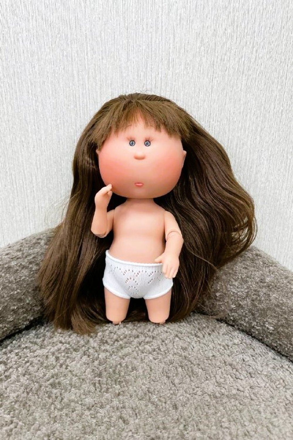 УЦЕНКА1 Кукла Nines виниловая 30см MIA CASE шарнирная без одежды (1210W)