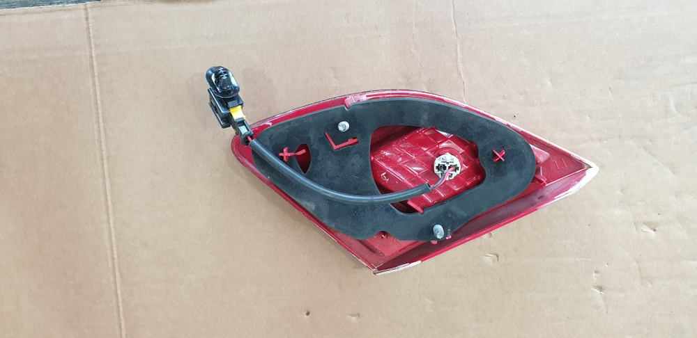 Фонарь задний левый Peugeot 408 12-17 Б/У Оригинал 9678059680