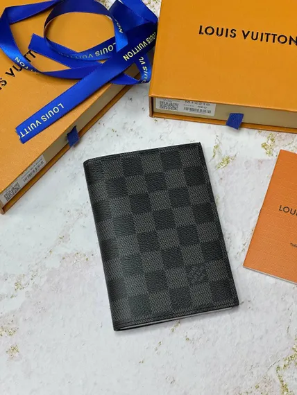 Обложка для паспорта Louis Vuitton Damier Graphite