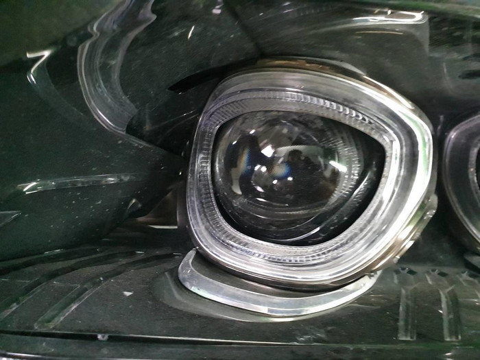 Битая Фара левая Genesis G80 (2016-2020) LED