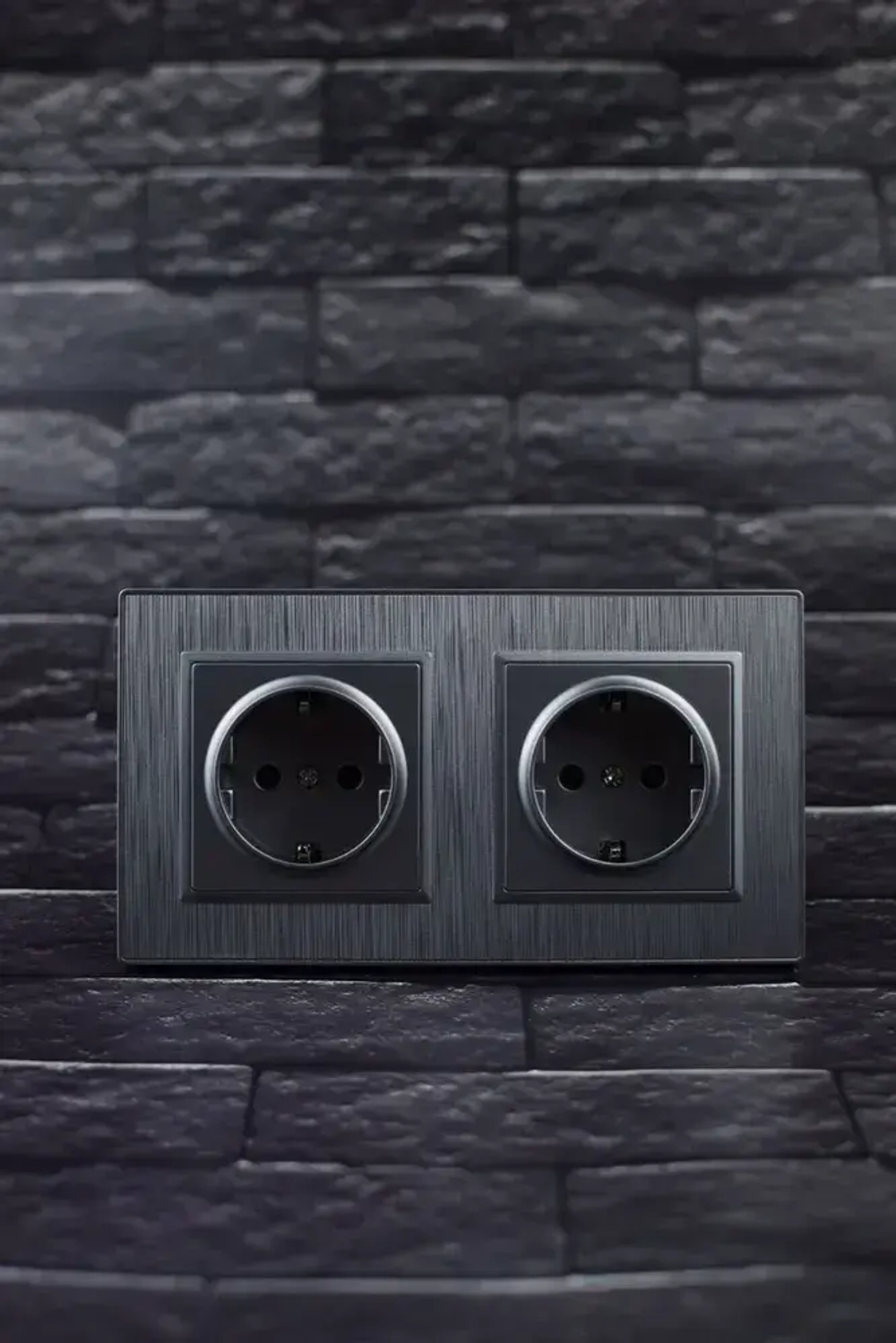 Розетка двойная серая