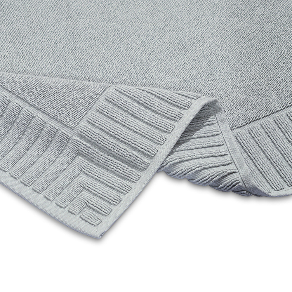 Коврик для ванной с фактурным бортиком светло-серого цвета из коллекции essential, 50x80 см