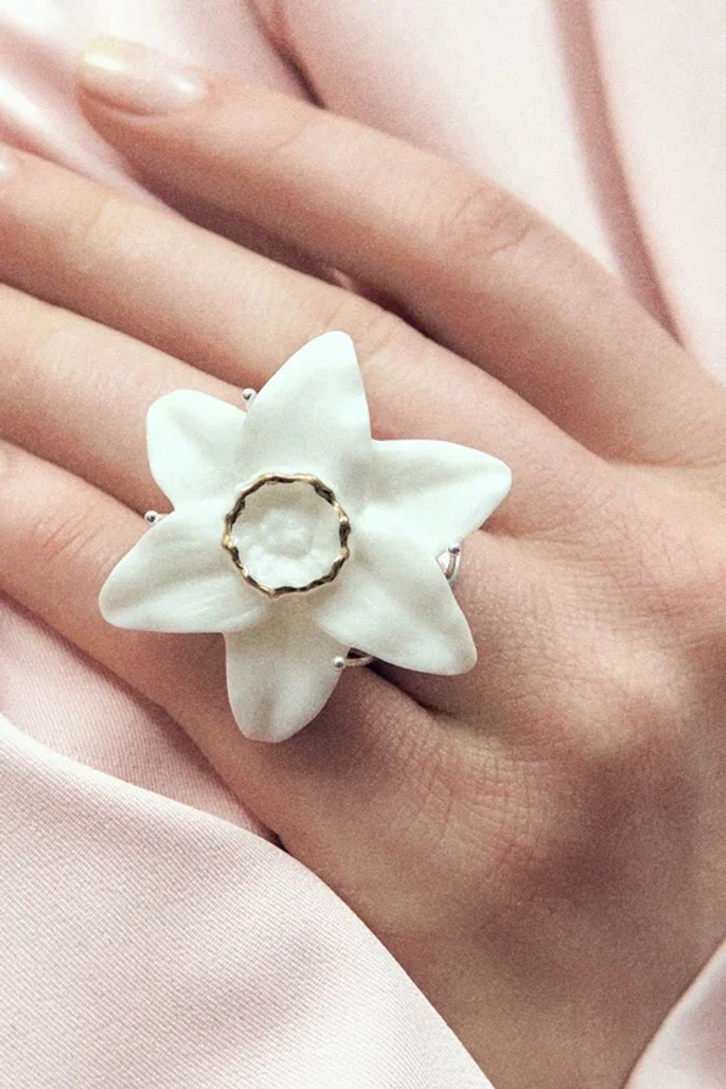 Кольцо Нарцисс XL, белый фарфор