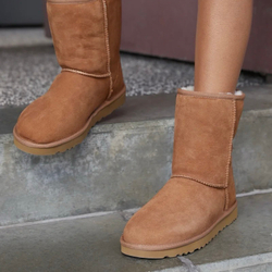 UGG Classic Short II