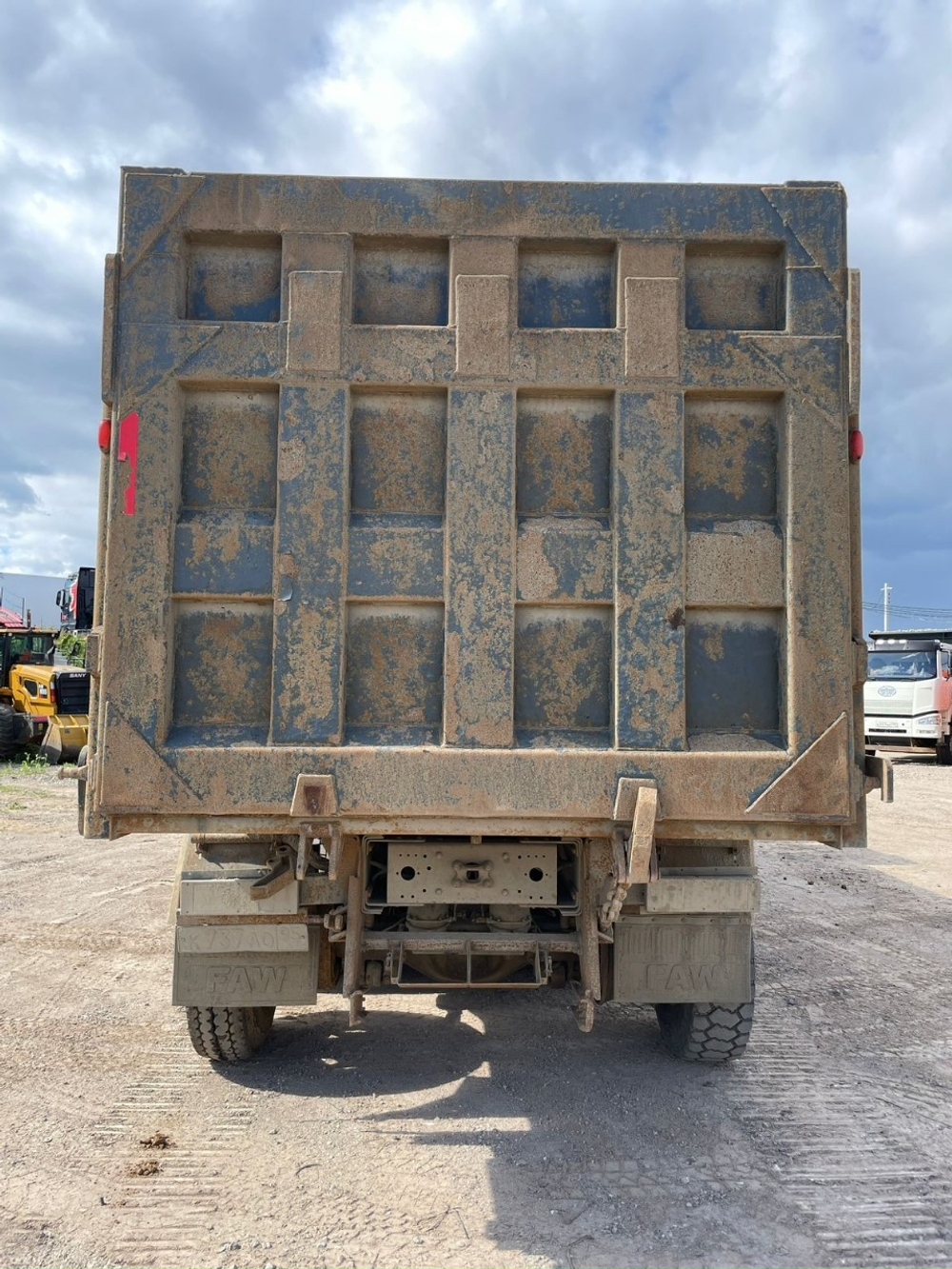 FAW J6 8x4 Самосвал СА3310Р66K24T4E5 (Дизельный, 11,1 л, 420 л.с., МТ)