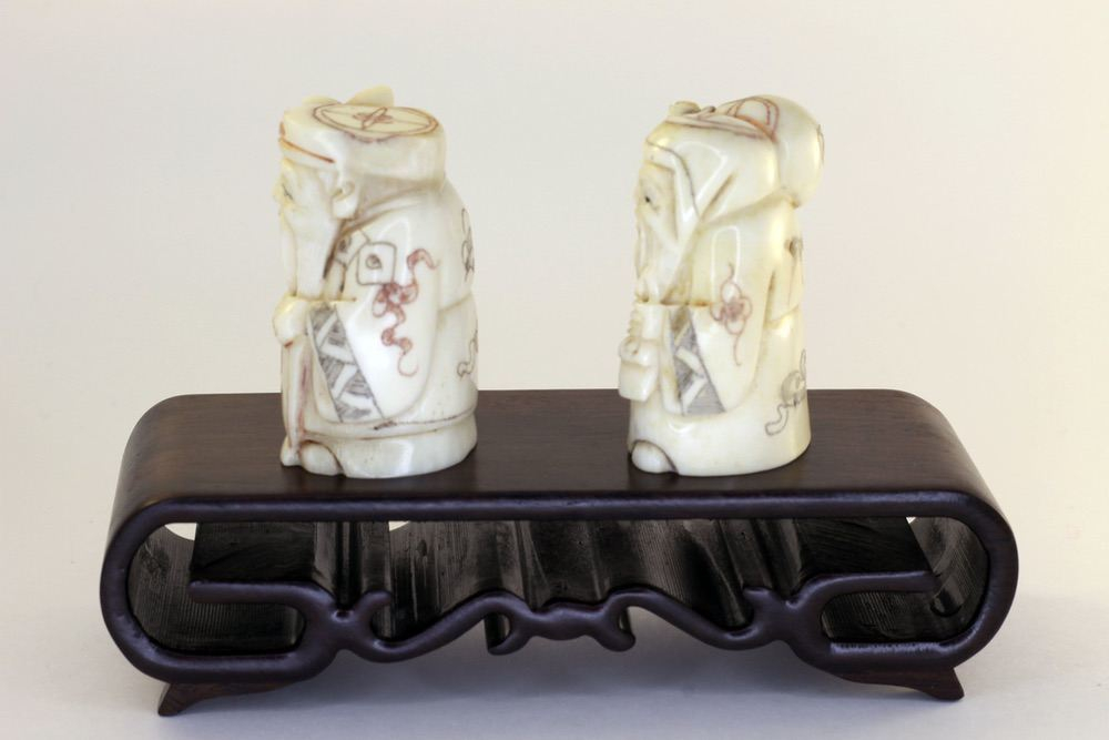 Сет нэцкэ Дзюродзин и Фукурокудзю на подставке