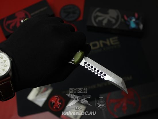 Фронтальный нож Microtech Ultratech Hellhound Green 119-10ODS с клинком из стали Böhler M390