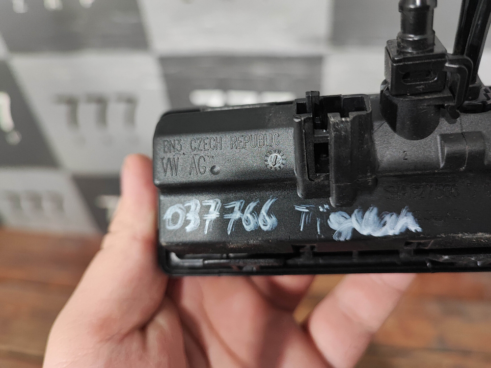 Камера задняя Volkswagen Tiguan 2 16-нв Б/У Оригинал 5NA827566D