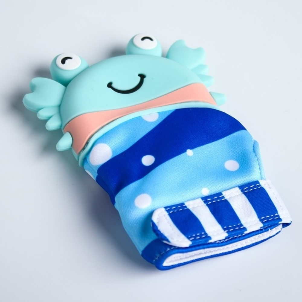 4513791 Прорезыватель рукавичка «Крабик», на липучке, цвет МИКС