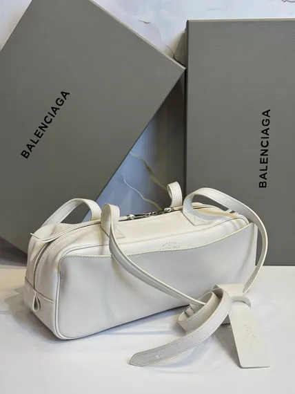 Сумка Balenciaga Carrie