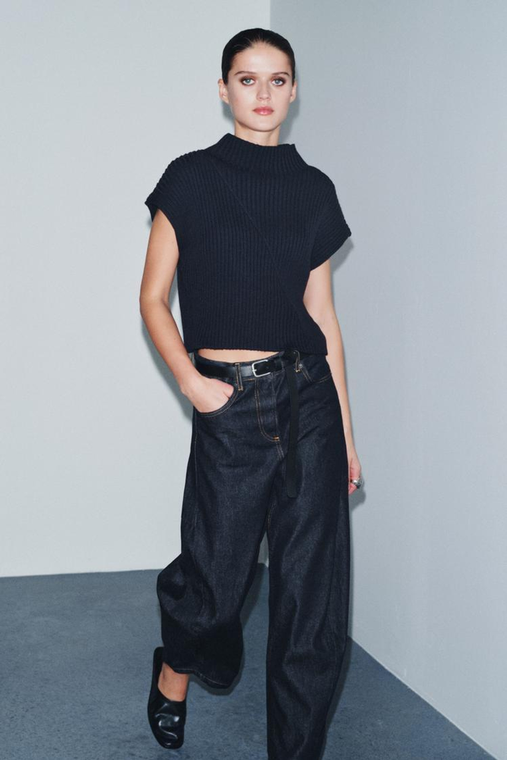 ZARA ВЯЗАНЫЙ ЖИЛЕТ В РУБЧИК, МОРСКОЙ СИНИЙ