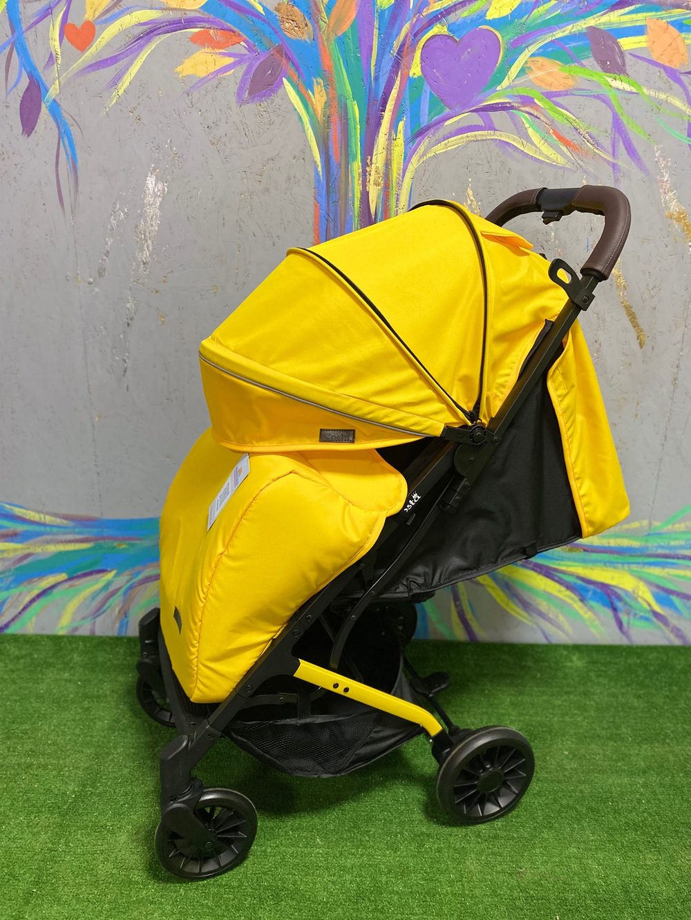 Коляска детская прогулочная Costa Tracy (Vibrant yellow/ярко-жёлтый) Артикул: T-02