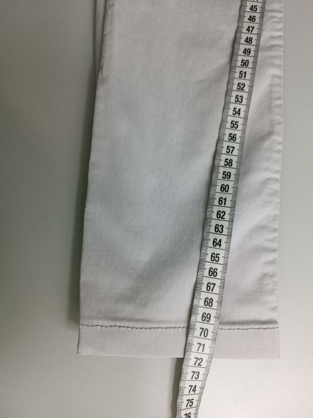 Штаны белые на лето 40-42 размер