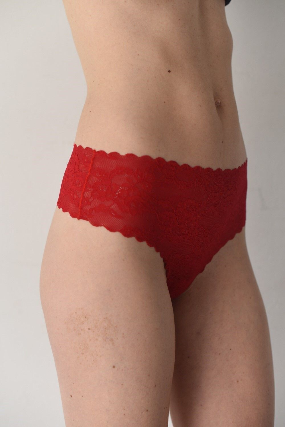 Трусики-стринги Bellie с высокой линией талии (Размер: M) (Цвет: черный)