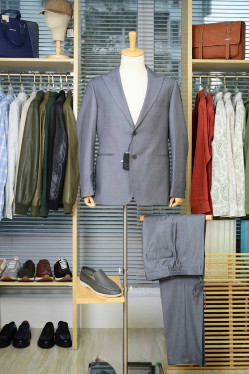 Льняной костюм Kiton