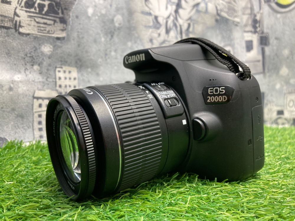 Canon 2000D Kit 18-55mm IS II 23.000 кадров