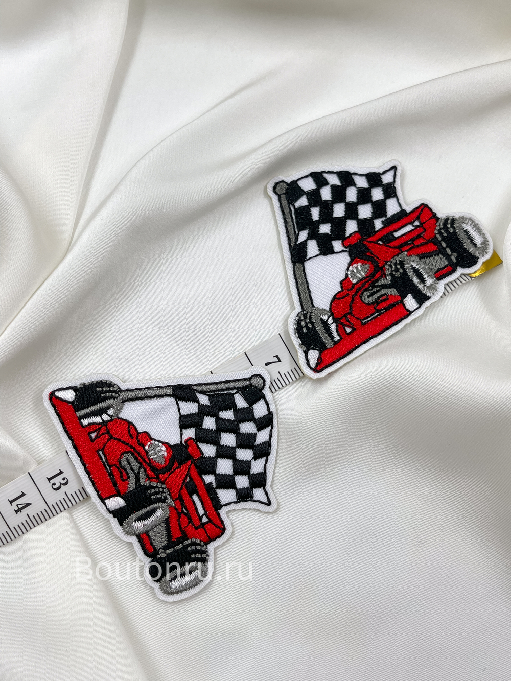 Нашивка машинка с флагом