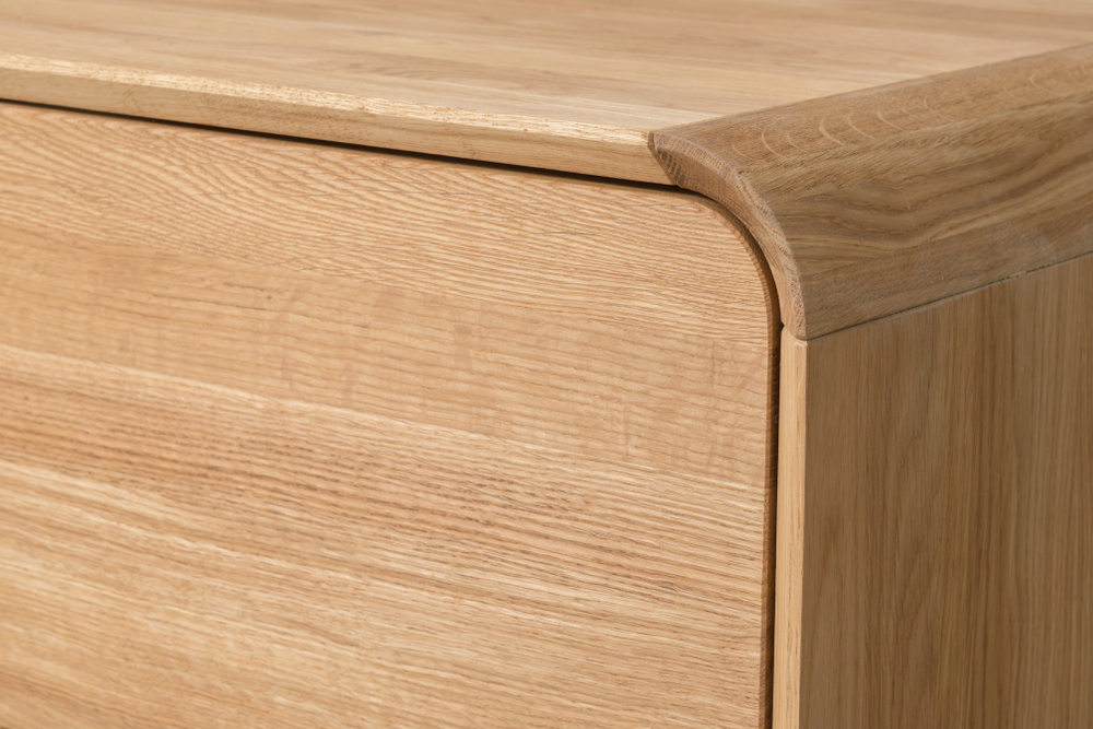 Комод из массива дуба Deo для спальни