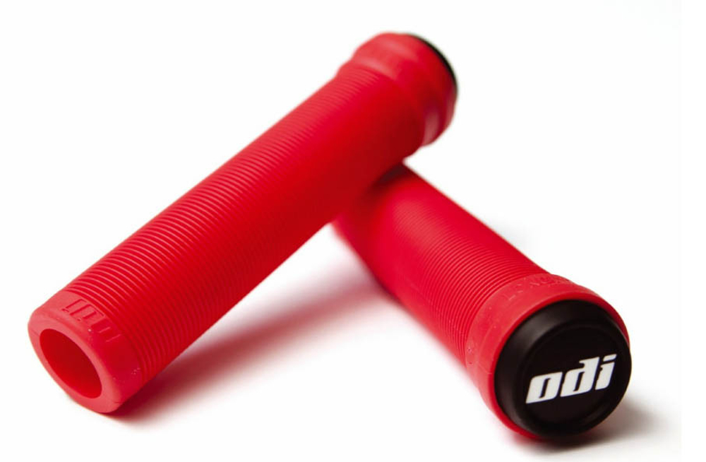 Грипсы ODI Soft Longneck F01SLBR ярко-красные, с пластиковыми грипстопами, БЕЗ ФЛАНЦЕВ, 135мм.