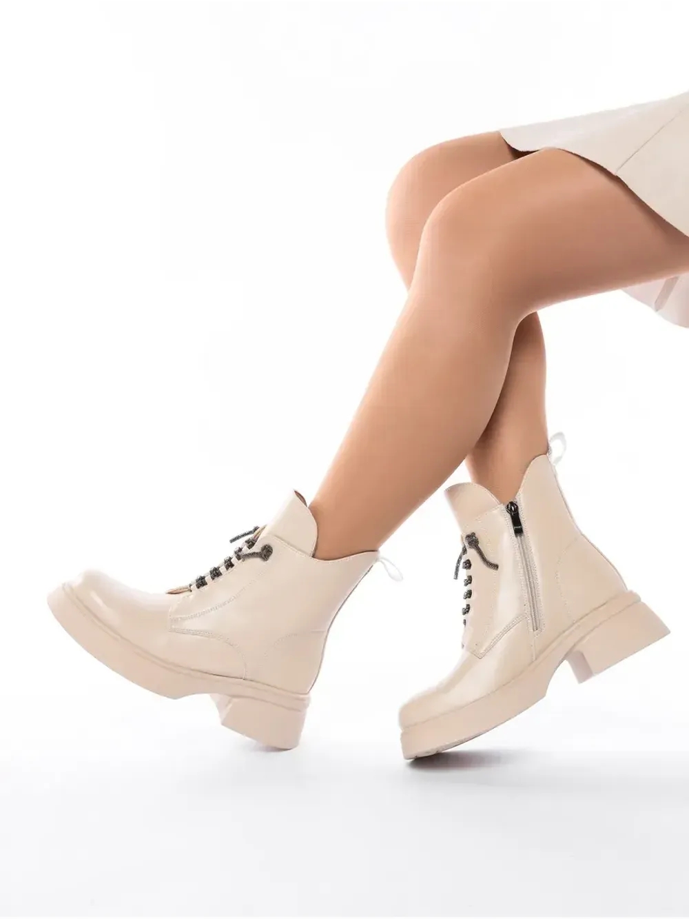 Зимние ботинки на высокой платформе