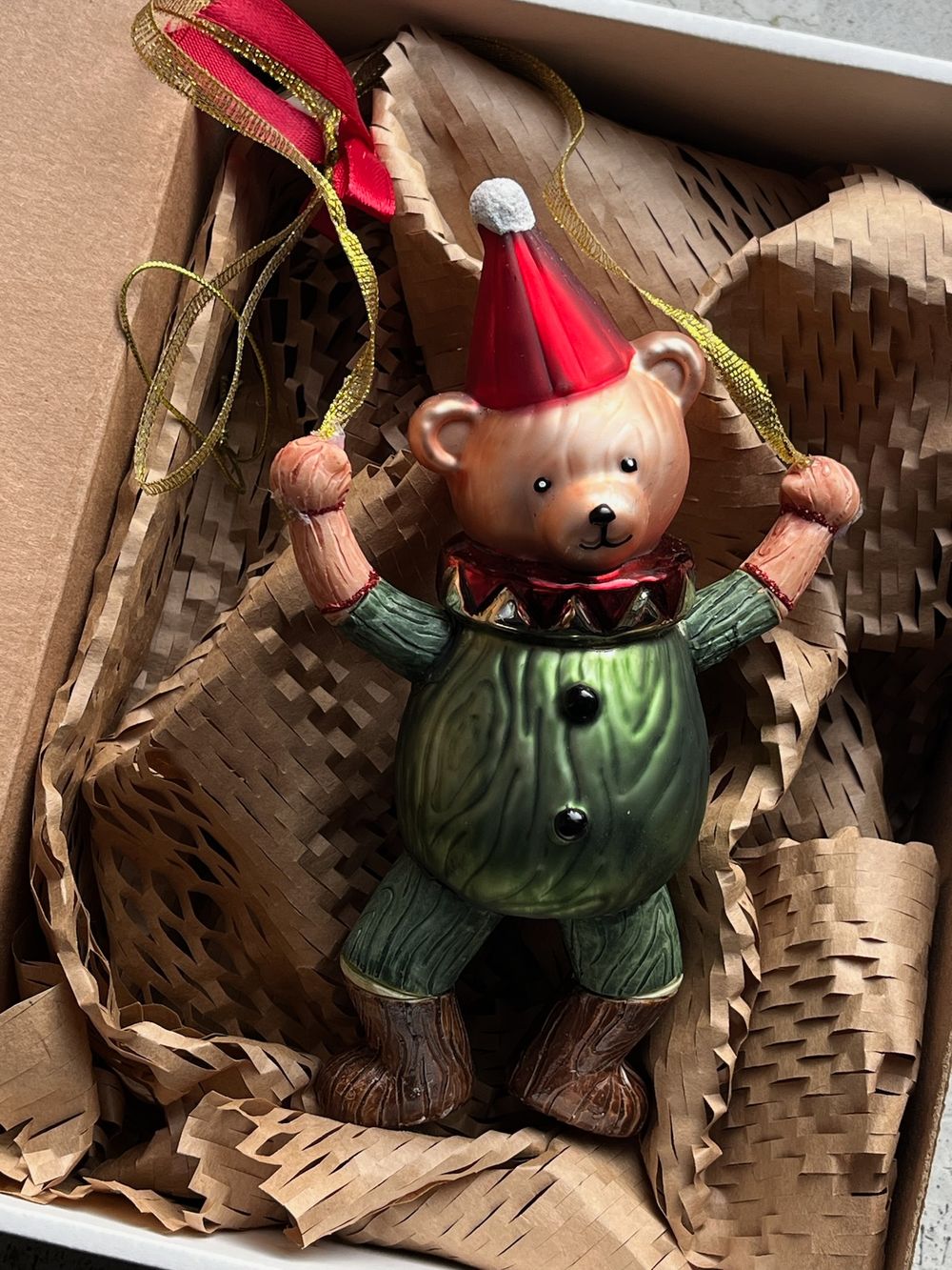 Новогодняя игрушка Мишка в колпаке стекло