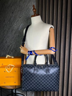 Портфель Louis Vuitton