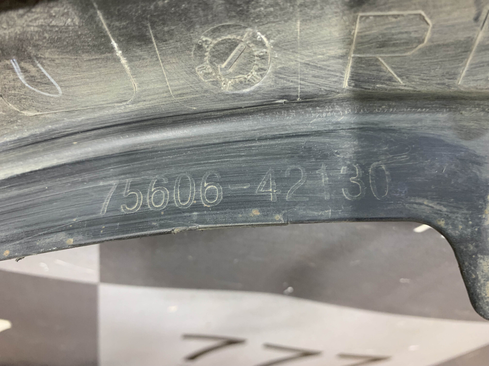 Накладка крыла заднего левого Toyota RAV4 IV (XA40) 15-19 Б/У Оригинал 7560642130