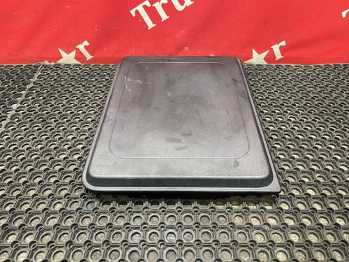 Люк в сборе