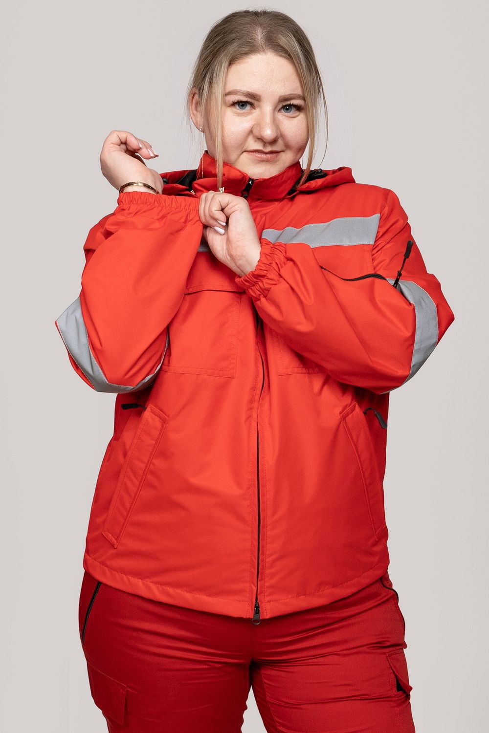 Ветровка Скорая помощь MedicLine женская цв. КРАСНЫЙ