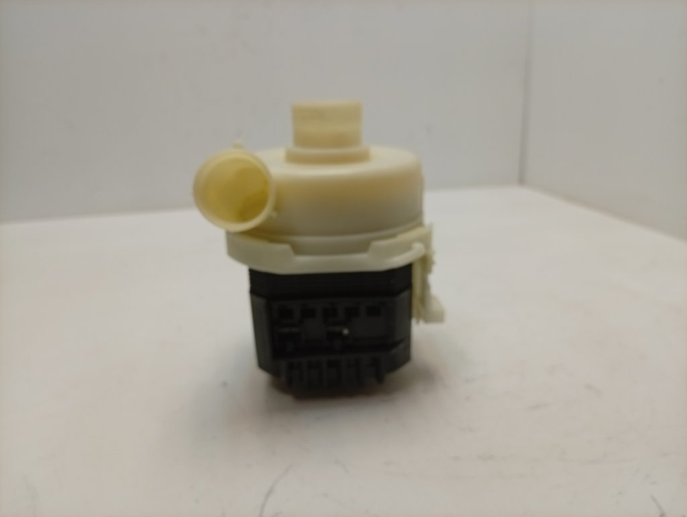 DIS5831 ктп4 Циркуляционный насос посудомоечной машины Beko 1761600100 б/у